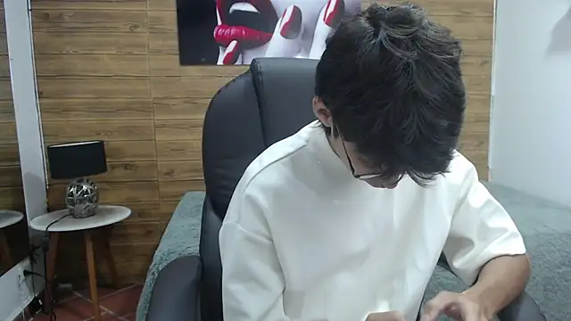 jhoellx online show from January 15, 2025, 12:25 pm