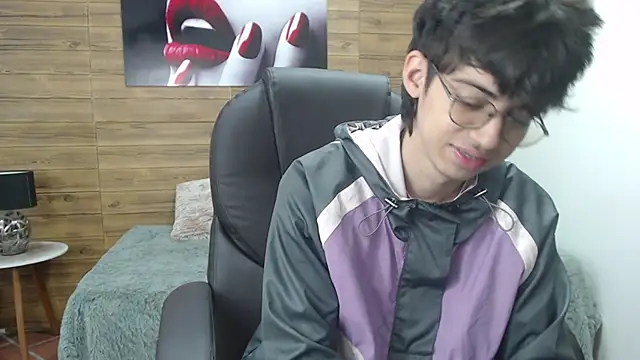 jhoellx online show from January 17, 2025, 12:42 pm