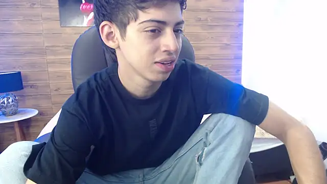 jhoellx online show from February 6, 2025, 12:37 pm