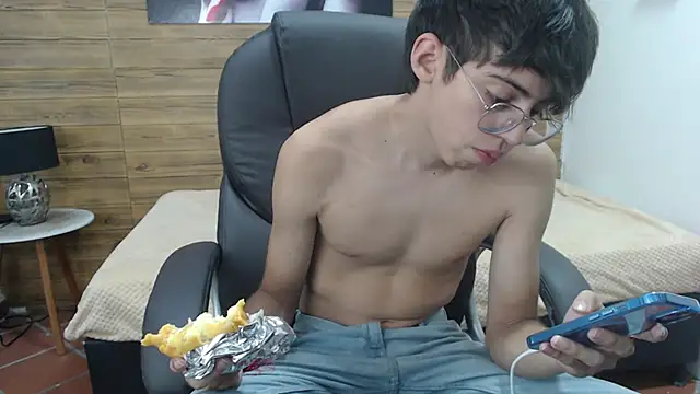 jhoellx online show from February 18, 2025, 3:54 pm