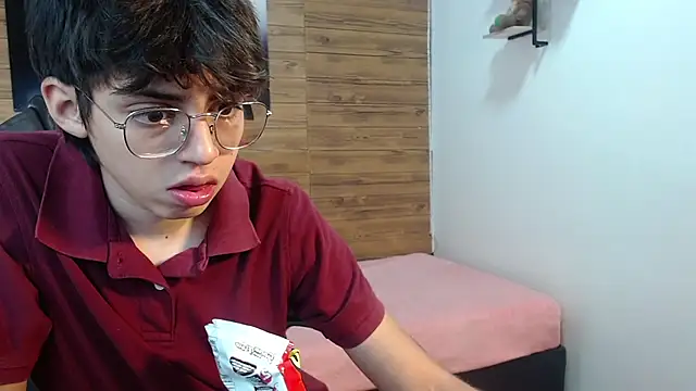 jhoellx online show from September 19, 2025, 9:15 pm