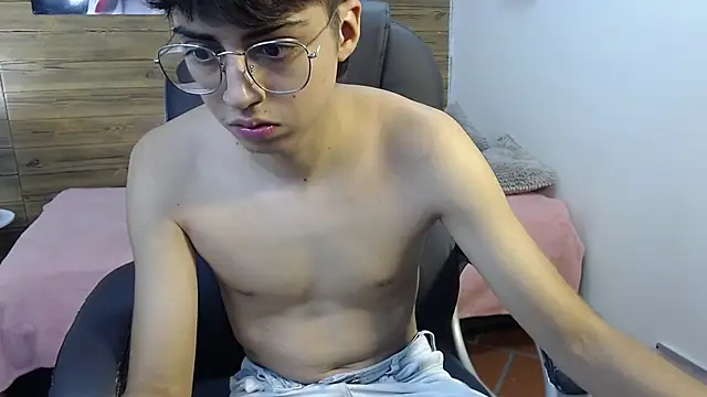 jhoellx online show from October 3, 2025, 9:45 pm