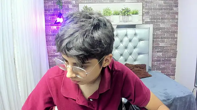 jhoellx online show from October 17, 2025, 9:17 pm