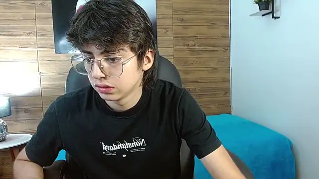 jhoellx online show from December 2, 2025, 7:42 pm