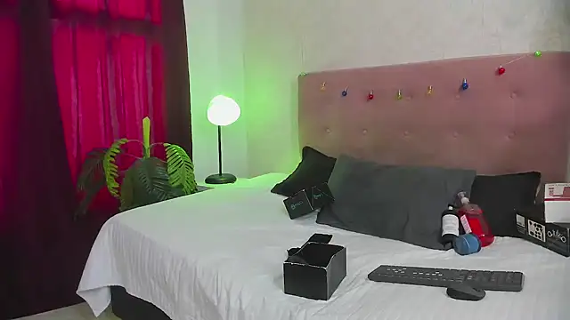 diabla sexyboobs online show from February 9, 2025, 8:02 pm