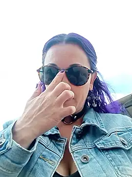 sophie banger online show from December 5, 2025, 6:48 pm