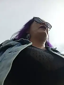 Snapshot of sophie_banger chatting on April 3, 2026, 8:18 pm sophie banger online show from April 3, 2026, 8:18 pm