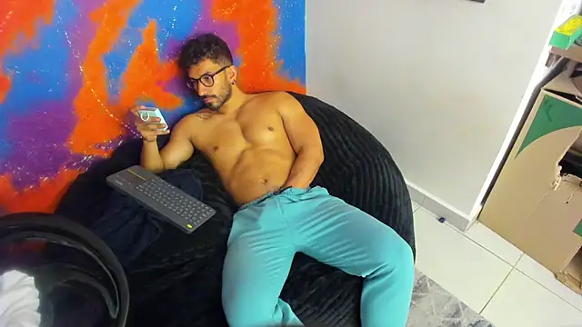 Snapshot of leondevereda chatting on October 18, 2025, 12:13 am leondevereda online show from October 18, 2025, 12:13 am