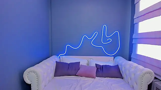 rock n roxy online show from March 10, 2025, 8:37 am