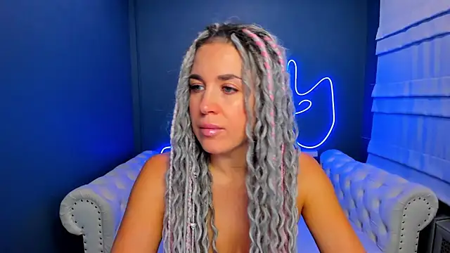 rock n roxy online show from October 14, 2025, 1:17 am