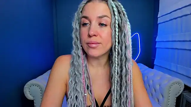 rock n roxy online show from December 17, 2025, 1:22 am