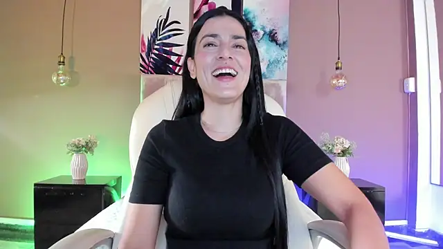 Snapshot of BellaClaiir chatting on October 6, 2025, 1:52 pm BellaClaiir online show from October 6, 2025, 1:52 pm