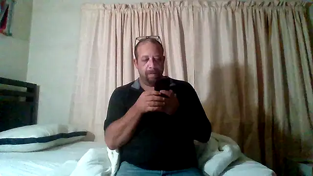 Exhibitionist040577 online show from November 14, 2025, 3:05 am