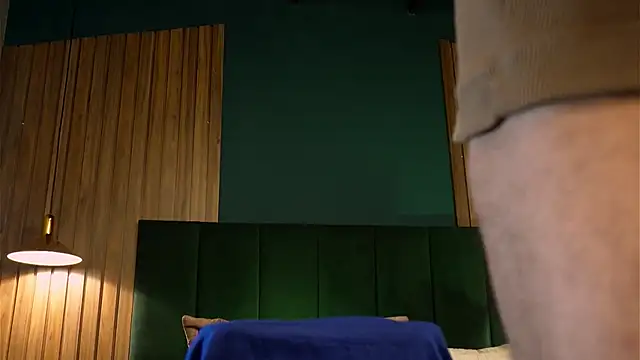 LeoSalvatore  online show from March 11, 2025, 6:43 am