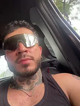 LeoSalvatore  online show from March 14, 2025, 7:12 pm