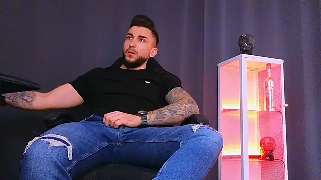 MightyAaron66 online show from February 15, 2025, 1:49 pm