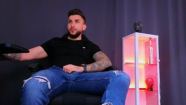 MightyAaron66 online show from February 17, 2025, 3:04 am