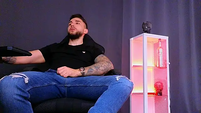 MightyAaron66 online show from February 17, 2025, 12:16 pm