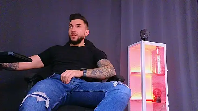 MightyAaron66 online show from February 18, 2025, 5:53 am