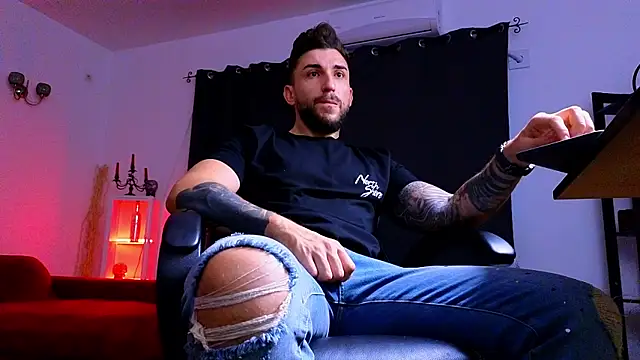 MightyAaron66 online show from October 7, 2025, 4:42 am