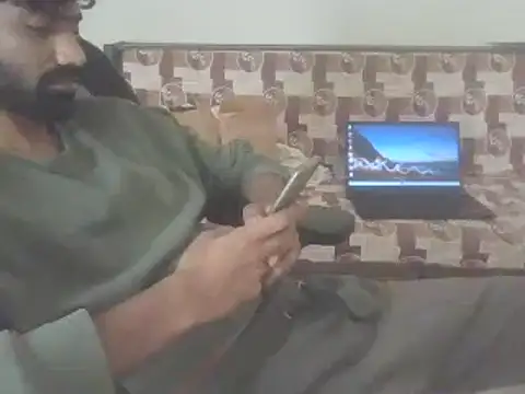 Snapshot of dominanthubby chatting on January 17, 2025, 9:39 am dominanthubby online show from January 17, 2025, 9:39 am