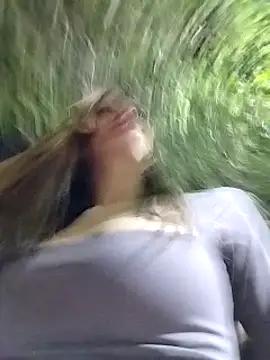 cuteluci  online show from January 4, 2025, 1:42 am