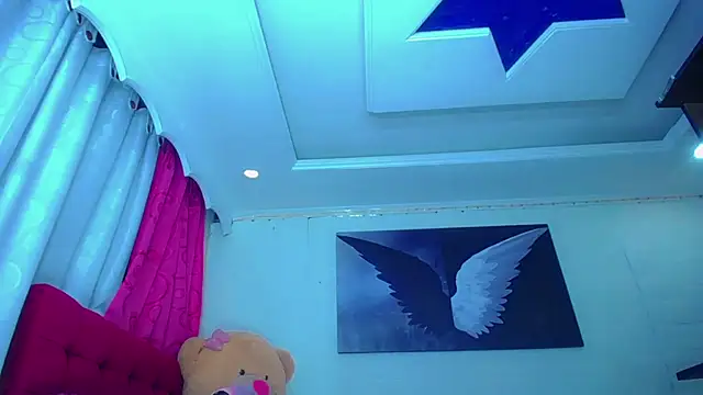 NahomiCamper online show from December 14, 2025, 4:45 pm