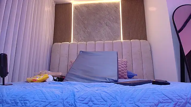 kata hazel online show from November 18, 2025, 7:29 pm