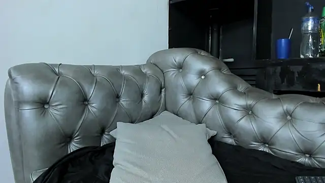 HeellBoy  online show from November 2, 2025, 7:55 am