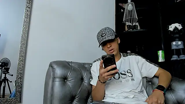 HeellBoy  online show from November 28, 2025, 3:20 am