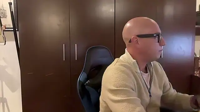 Snapshot of alanan881 chatting on January 15, 2026, 12:37 am alanan881 online show from January 15, 2026, 12:37 am