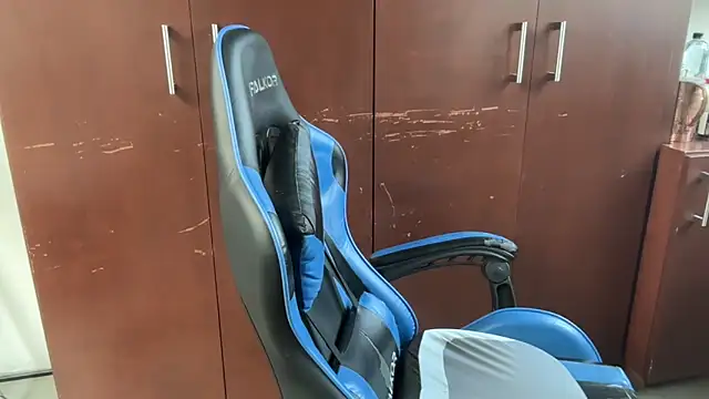 Snapshot of alanan881 chatting on February 9, 2026, 6:56 pm alanan881 online show from February 9, 2026, 6:56 pm