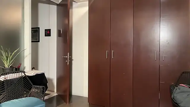 Snapshot of alanan881 chatting on February 28, 2026, 3:07 am alanan881 online show from February 28, 2026, 3:07 am