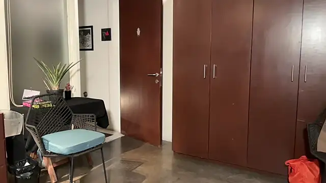 alanan881 online show from March 25, 2026, 3:34 am