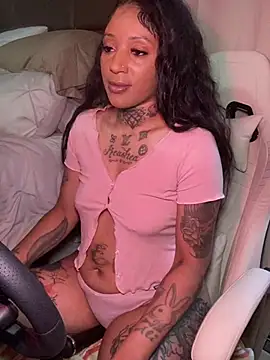 CrownedNyaries online show from December 19, 2024, 6:23 pm