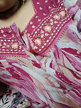 Snapshot of samitasharma chatting on April 22, 2026, 5:03 pm samitasharma online show from April 22, 2026, 5:03 pm