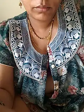 Snapshot of samitasharma chatting on May 4, 2026, 3:57 am samitasharma online show from May 4, 2026, 3:57 am