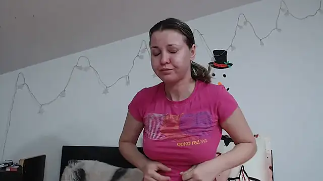 SweetMaddy888 online show from February 13, 2025, 11:50 am