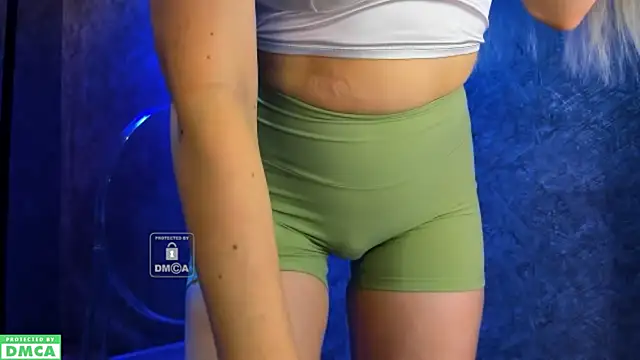 Snapshot of xteona chatting on October 9, 2025, 10:57 am xteona online show from October 9, 2025, 10:57 am