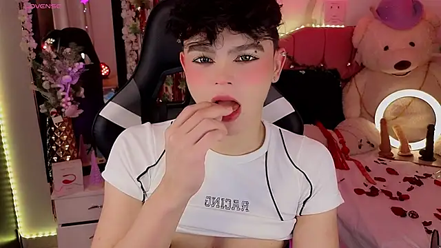 Snapshot of PRINCE_STEV chatting on December 6, 2024, 1:40 am PRINCE STEV online show from December 6, 2024, 1:40 am
