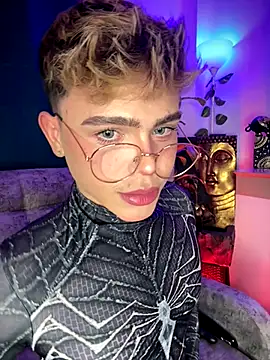 Snapshot of PRINCE_STEV chatting on October 3, 2025, 12:18 am PRINCE STEV online show from October 3, 2025, 12:18 am