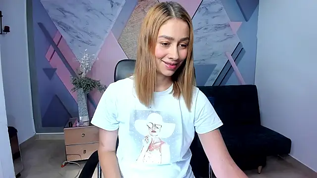 Snapshot of MarcelaCampo chatting on December 2, 2024, 7:38 pm MarcelaCampo online show from December 2, 2024, 7:38 pm