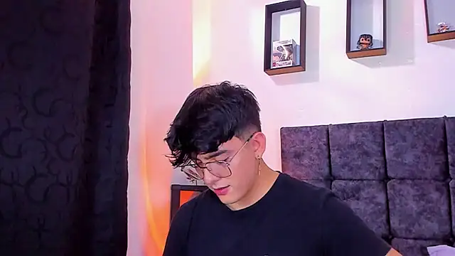 nolan twink1 online show from October 8, 2025, 7:00 pm