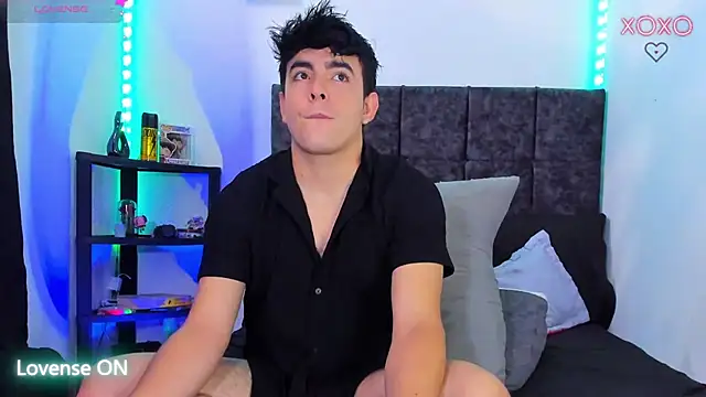 nolan twink1 online show from April 12, 2026, 5:51 pm