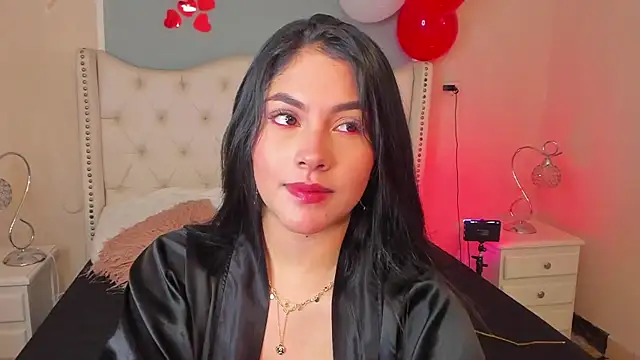 Snapshot of Mia_Elowen chatting on February 14, 2025, 9:53 pm Mia Elowen online show from February 14, 2025, 9:53 pm