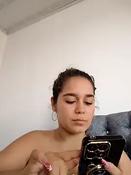 Snapshot of LaurenWelly_ chatting on February 10, 2025, 8:21 pm LaurenWelly online show from February 10, 2025, 8:21 pm