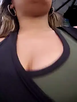 Snapshot of LaurenWelly_ chatting on February 10, 2025, 11:23 pm LaurenWelly online show from February 10, 2025, 11:23 pm