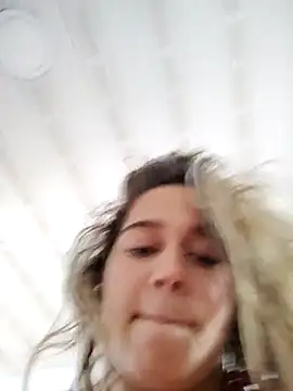 Snapshot of LaurenWelly_ chatting on February 16, 2025, 8:33 pm LaurenWelly online show from February 16, 2025, 8:33 pm