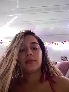 Snapshot of LaurenWelly_ chatting on February 17, 2025, 2:42 am LaurenWelly online show from February 17, 2025, 2:42 am