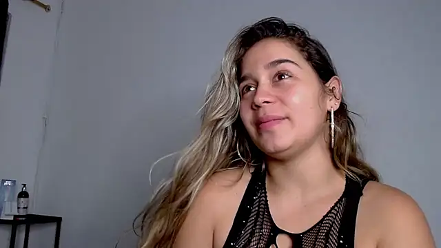 Snapshot of LaurenWelly_ chatting on March 2, 2025, 3:02 am LaurenWelly online show from March 2, 2025, 3:02 am